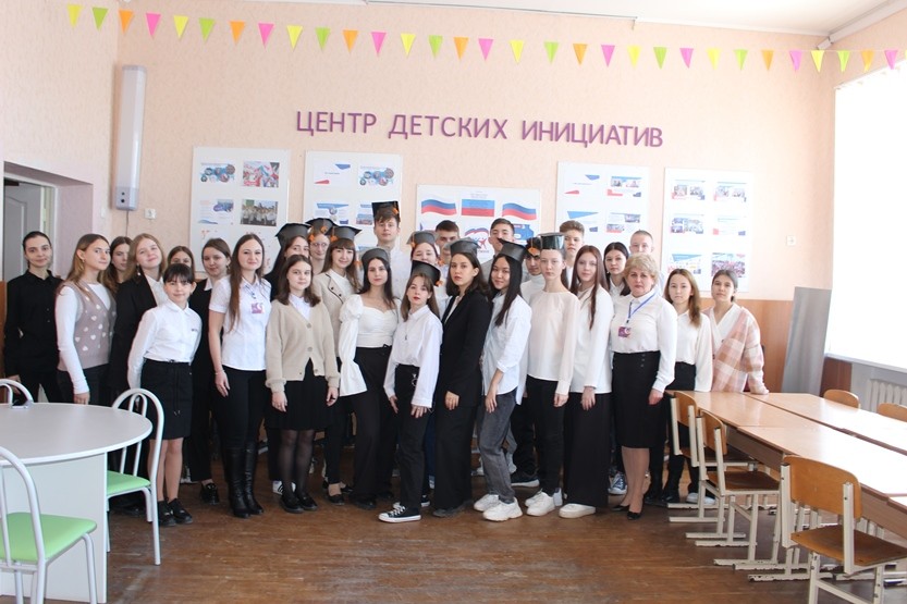 Вы сейчас просматриваете Первичные отделения Российского движения детей и молодежи “Движение первых” теперь и в нашей школе!