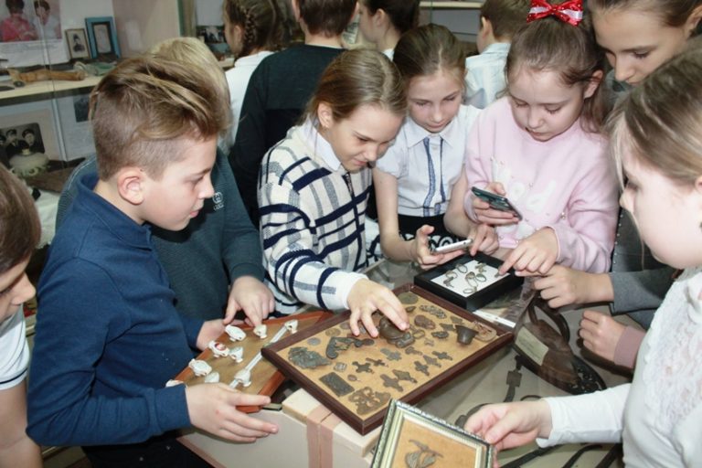 Подробнее о статье Экскурсия для 4 в класса в школьный музей «Исток»
