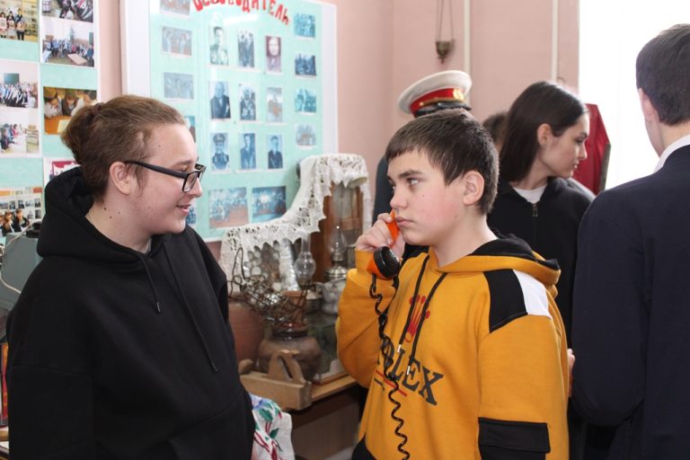 Подробнее о статье Экскурсия для 9 а класса в школьный музей «Исток»
