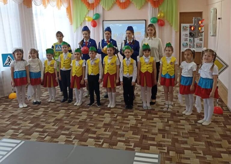 Подробнее о статье Команда ЮИД «Перекрёсток» побывала в гостях