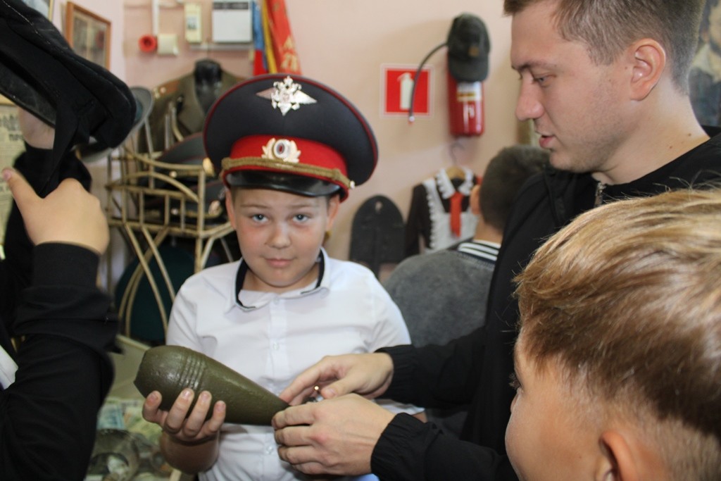 Вы сейчас просматриваете Экскурсия в школьный музей